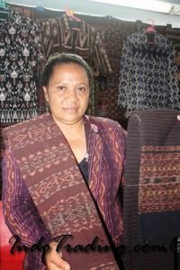 Motif kain tenun ikat khas Lembata-NTT