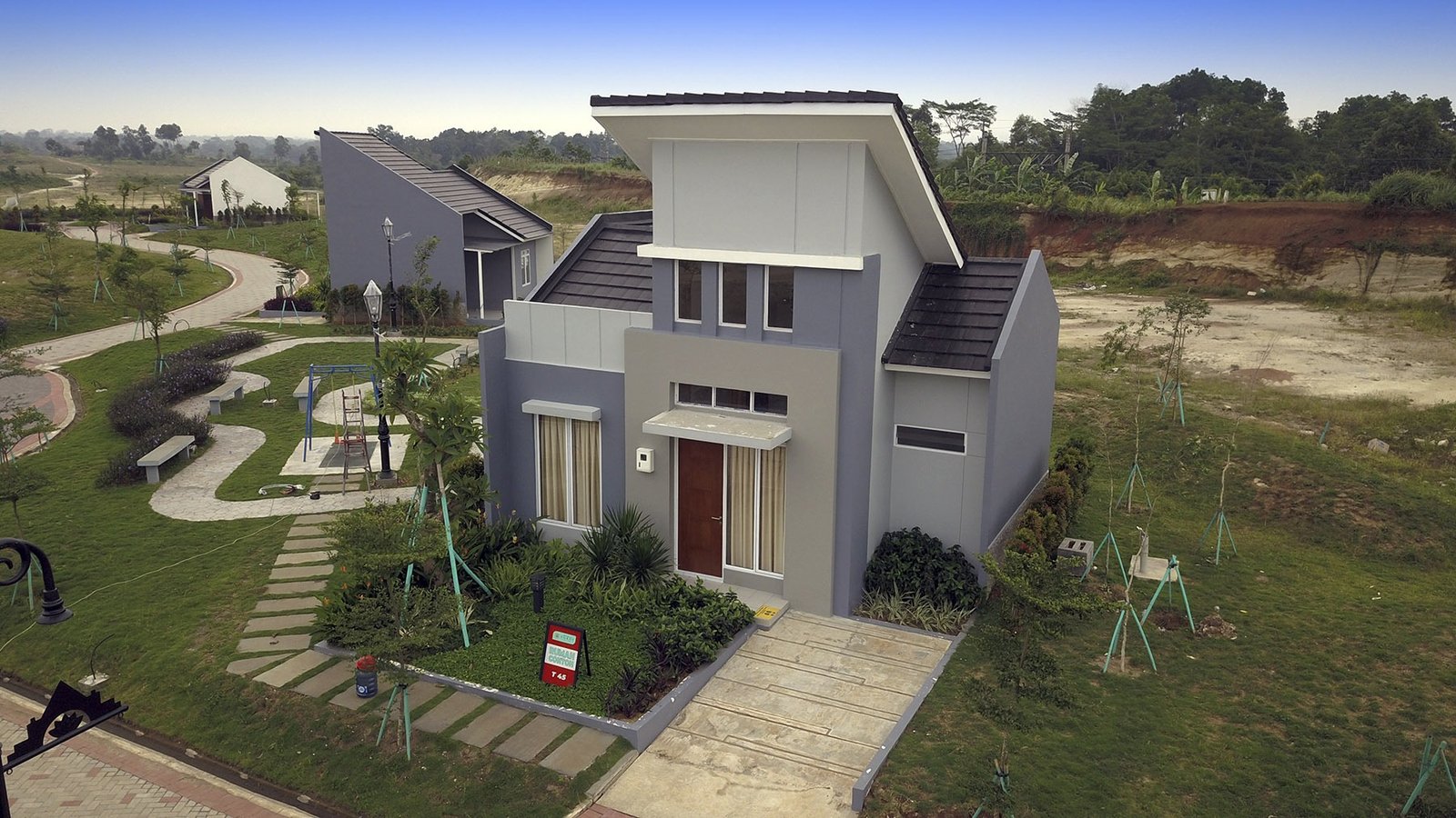 rumah contoh di modernland cilejit